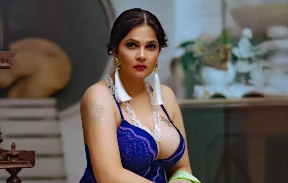 Aabha Paul New Sexy Video and Pictures on Instagram in 2024