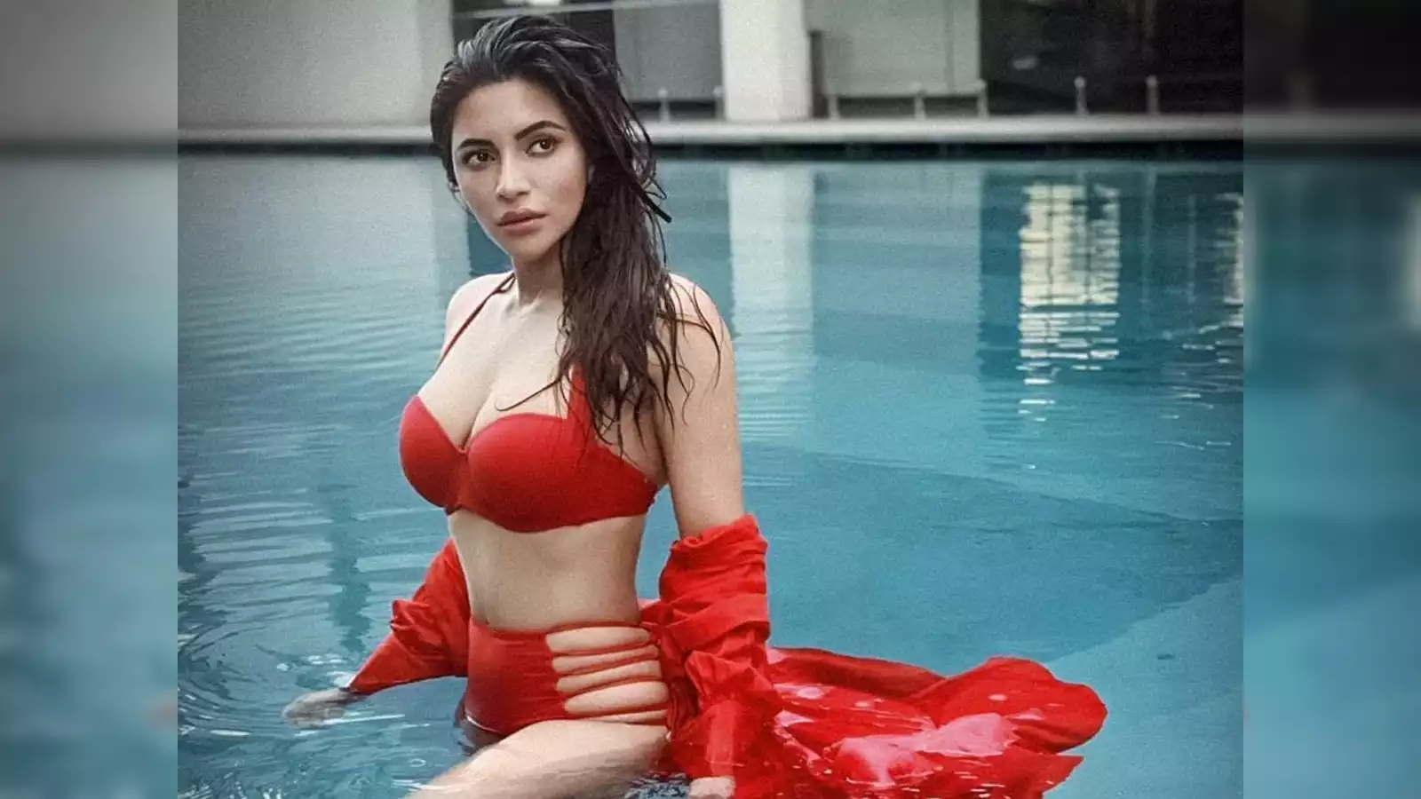 Shama Sikander Sexy Photos Stuns Fans with Bold Look